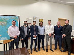 В Махачкалинском торговом порту прошла встреча с представителями крупной иранской операционной компании